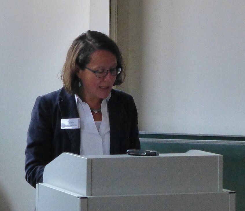 professor Schönwälder-Kuntze during a lecture (Copyright: private)